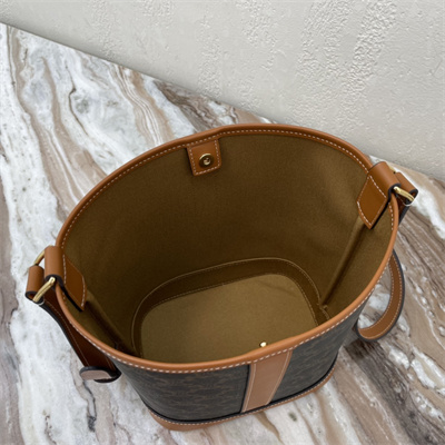 Ce**e small bucket in triomphe canvas and calfskin tan