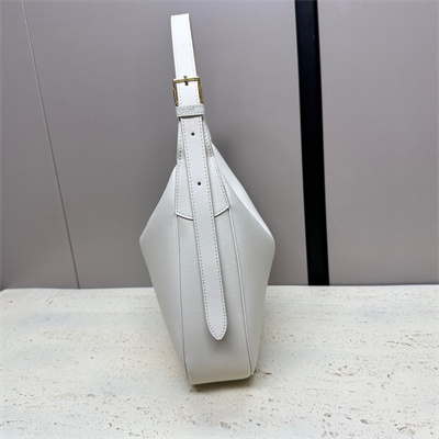 ce**e medium heloise bag cuir triomphe in S*pple calfskin light stone