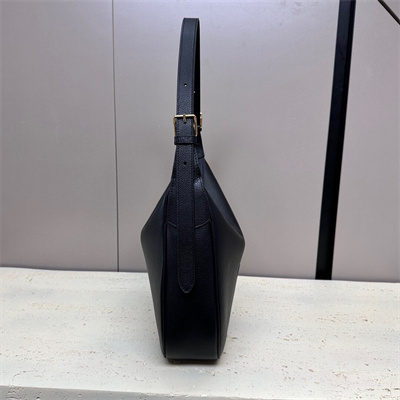 ce**e medium heloise bag cuir triomphe in S*pple calfskin black