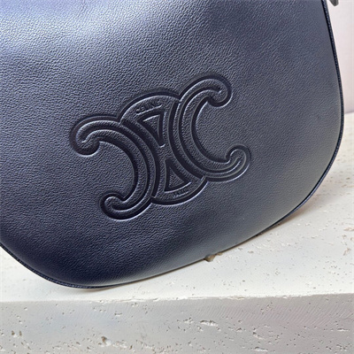 ce**e medium heloise bag cuir triomphe in S*pple calfskin black