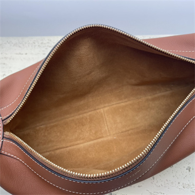 ce**e medium romy in S*pple calfskin tan