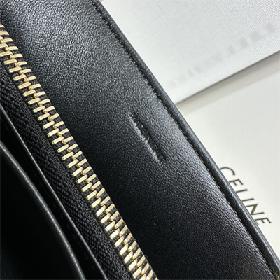 ce**e medium victoire bag in S*pple calfskin black/gold