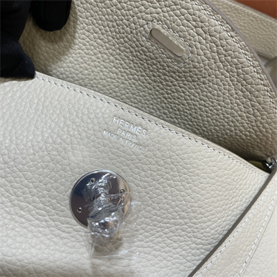 Lindy Bag Taurillon Clemence Leather 26/30CM Silver Tone Metal In Craie Color HS