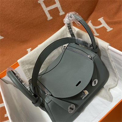 Lindy Bag Taurillon Clemence Leather 26/30CM Silver Tone Metal In Vert Amande Color HS