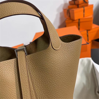 Picotin Lock Bag Togo Leather 18/22CM Gold/Silver Tone Metal In Biscuit Color HS