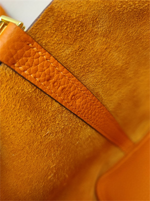 Picotin Lock Bag Togo Leather 18/22CM Gold/Silver Tone Metal In Orange Color HS