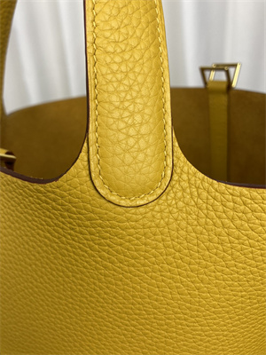 Picotin Lock Bag Taurillon Clemence Leather 18/22CM Gold/Silver Tone Metal In Jaune Amber Color HS
