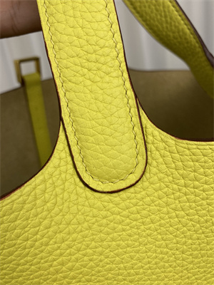 Picotin Lock Bag Taurillon Clemence Leather 18/22CM Gold/Silver Tone Metal In Jaune Poussin Color HS