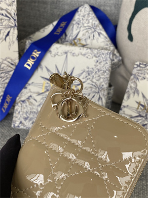 cd voyageur small coin purse S*pple cannage patent calfskin beige s0985