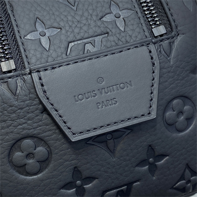 L.V Toilet Dopp Kit Pouch Taurillon Monogram Black M59478