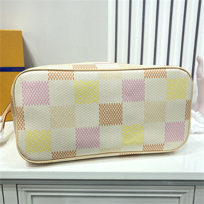 L.V Neverfull MM Bag Damier Giant Coated Canvas N40668