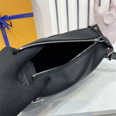 LV Side Trunk MM Grained Calfskin Black M25160