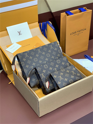 L.V Trio Toilet Pouch Monogram Canvas M47195