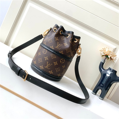 L.V Canoé Bucket Bag In Monogram Canvas Black M83480