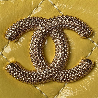 Cha.nel Vanity Case Top Handle With Chain Shiny Crumpled Lambskin, Imitation Pearls & Gold-Tone Metal Yellow AP3804