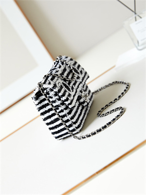 Cha.nel Clutch Sequins & Silver-Tone Metal Black & White AS4561