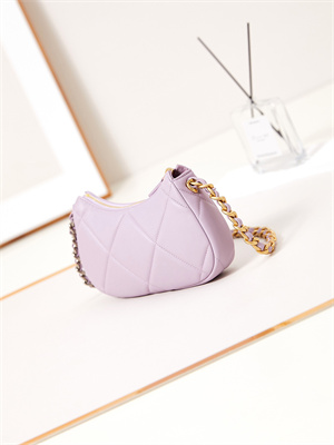 Ch*el 19 clutch with chain shiny lambskin, gold-tone, silver-tone & ruthenium-finish metal lilac ap3763