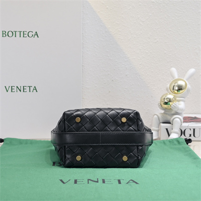 BV Candy Wallace Bag Calfskin Black