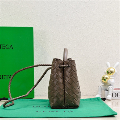 BV Small Andiamo Top handle bag Lambskin Leather Taupe Grey