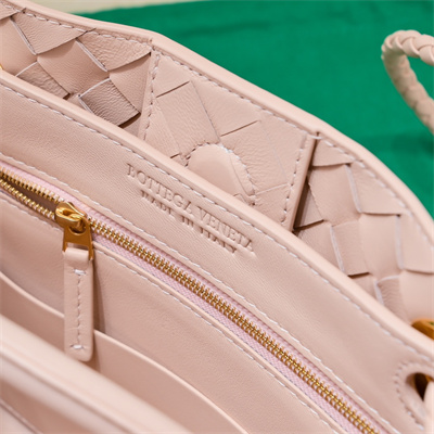 BV Small Andiamo Top handle bag Lambskin Leather Lotus