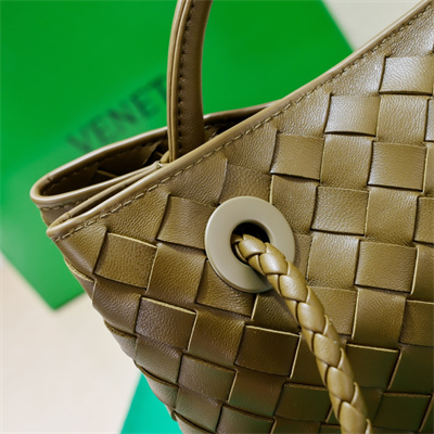 BV Small Andiamo Top handle bag Lambskin Leather Dk Praline