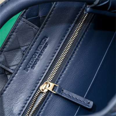 BV Small Andiamo Top handle bag Lambskin Leather Navy