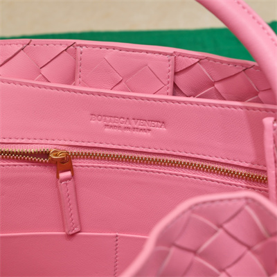 BV Medium Andiamo Top handle bag Lambskin Leather Ribbon