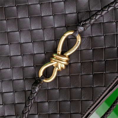 BV Large Andiamo Top handle bag Lambskin Leather Fondant