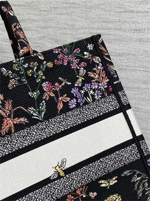 cd medium book tote black multicolor D*or herbarium embroidery