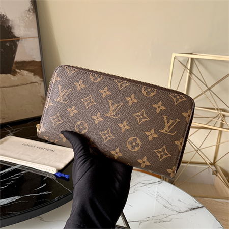 LV Zippy Organiser In Monogram Canvas M62581