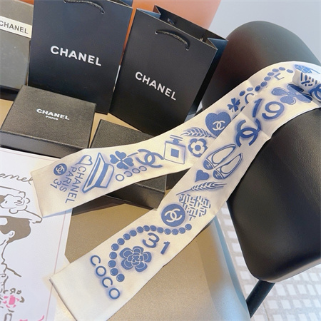 Ch*el twilly 100% silk 32001