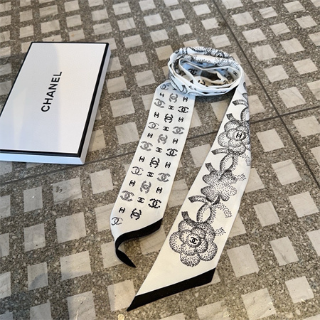 Ch*el twilly 100% silk 32004