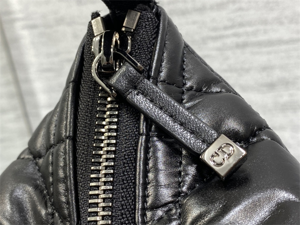 cd medium D*ortravel nomad pouch black macrocannage calfskin