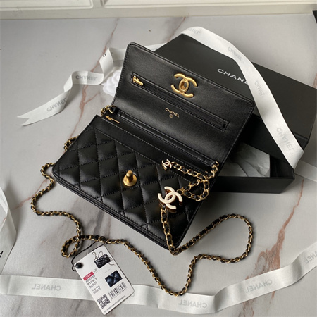 Ch*el wallet on chain shiny lambskin, enamel & gold-tone metal black ap3938