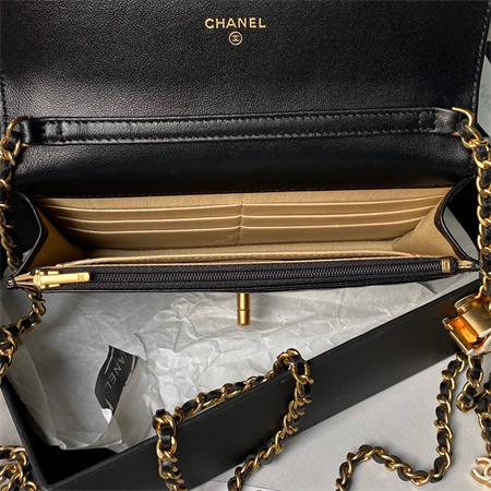 Ch*el wallet on chain shiny lambskin, enamel & gold-tone metal black ap3938