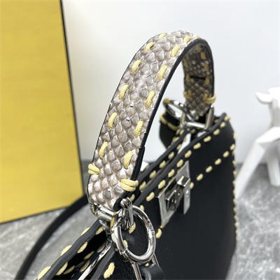 Fen.di Peekaboo ISeeU Small Cuoio Romano leatherSelleria bag with 556 hand-sewn topstitches