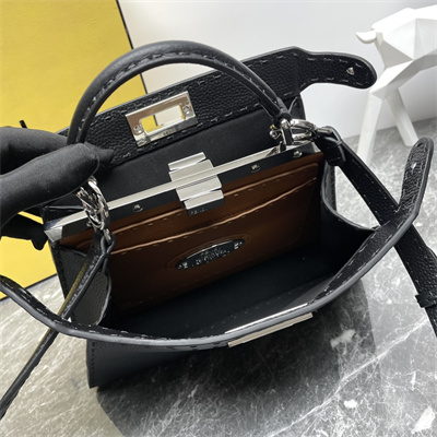 Fen.di Peekaboo ISeeU Small Cuoio Romano leatherSelleria bag with 556 hand-sewn topstitches