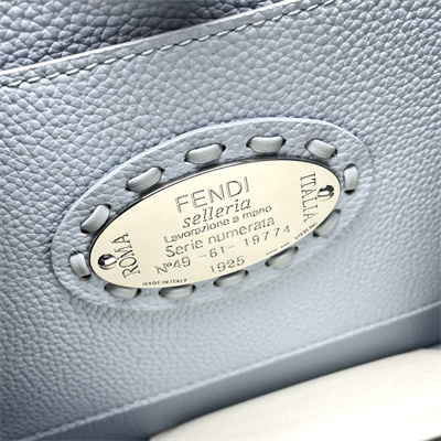 Fen.di Peekaboo ISeeU Small Cuoio Romano leatherSelleria bag with 556 hand-sewn topstitches