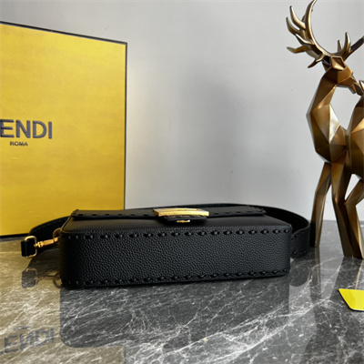 Fen.di BaguetteSelleria bag with 612 hand-sewn topstitches