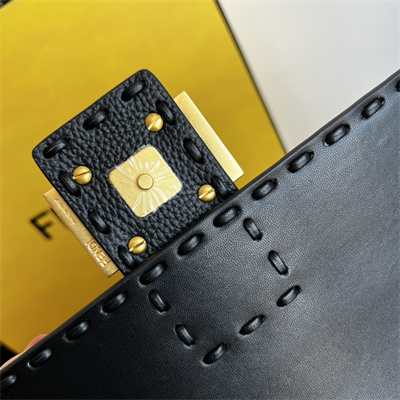 Fen.di BaguetteSelleria bag with 612 hand-sewn topstitches