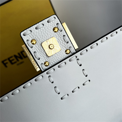 Fen.di BaguetteSelleria bag with 612 hand-sewn topstitches