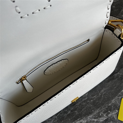 Fen.di BaguetteSelleria bag with 612 hand-sewn topstitches