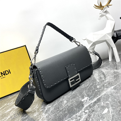 Fen.di BaguetteSelleria bag with 612 hand-sewn topstitches