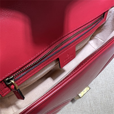 Gu.cci GG Marmont Medium Shoulder Bag Red 443497