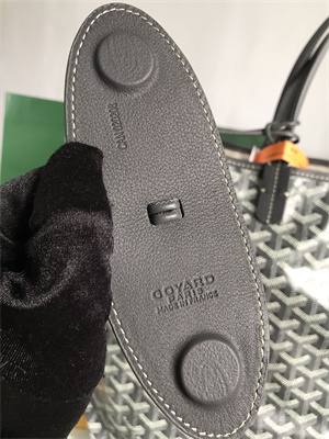 Go*ard saint l0*is gm bag in Go*ardine canvas & chevroches calfskin