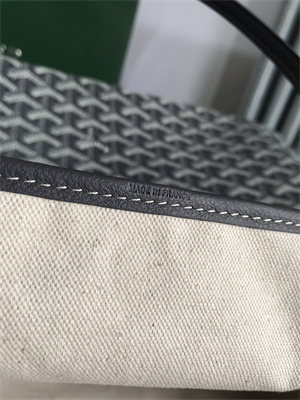 Go*ard saint l0*is gm bag in Go*ardine canvas & chevroches calfskin