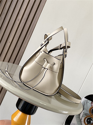 Mini Hammock drawstring in classic calfskin