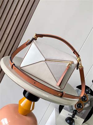 L0ew* small puzzle bag in classic calfskin