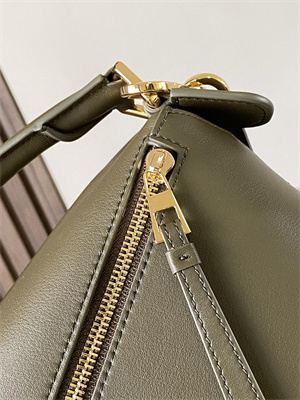 L0ew* small puzzle bag in classic calfskin