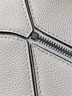 L0ew* small puzzle bag in classic calfskin